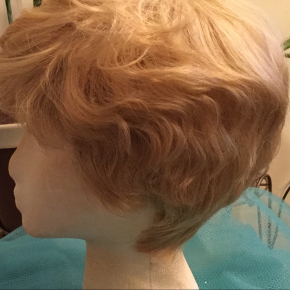 Wig - Picture 2 of 5